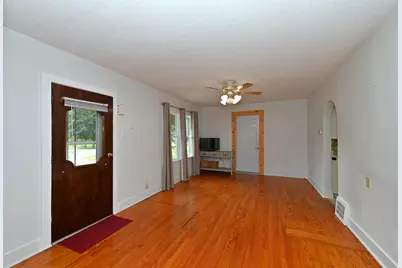 803 E Lake Street, Knox, IN 46534 - Photo 5