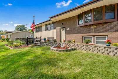 1818 W 94th Avenue, Crown Point, IN 46307 - Photo 3