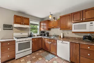 389 Rainier Rd, Valparaiso, IN 46385 - Photo 7