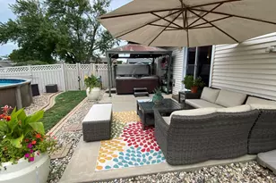 1425 W 97th Pl, Crown Point, IN 46307 - Photo 5