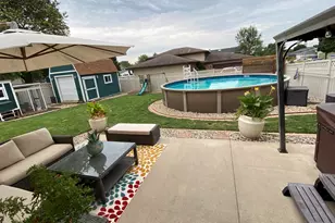 1425 W 97th Pl, Crown Point, IN 46307 - Photo 3