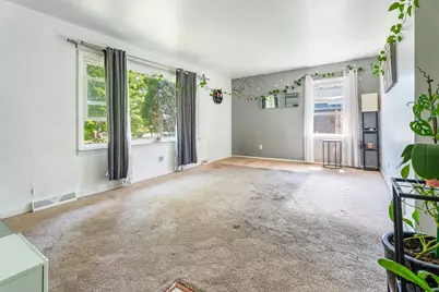 7642 Montana Avenue, Hammond, IN 46323 - Photo 9