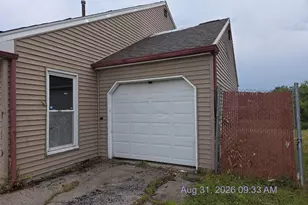 6015 Polk Ct, Merrillville, IN 46410 - Photo 5