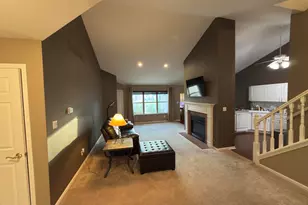 10000 Wildwood Ln, Highland, IN 46322 - Photo 3
