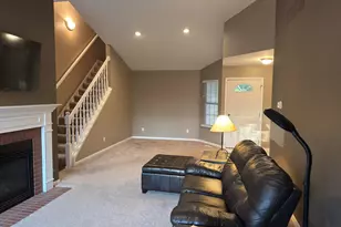 10000 Wildwood Ln, Highland, IN 46322 - Photo 5