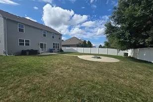 10091 Pearwood Dr, Saint John, IN 46373 - Photo 7
