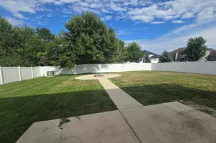 10091 Pearwood Dr, Saint John, IN 46373 - Photo 5
