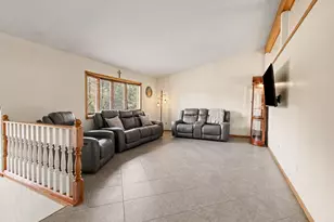 2907 Arbor Ln, Hobart, IN 46342 - Photo 5