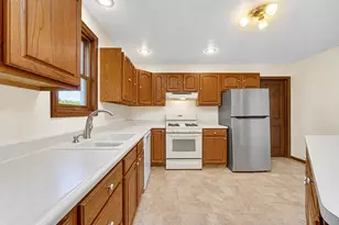 2895 S Collins Dr, La Porte, IN 46350 - Photo 9