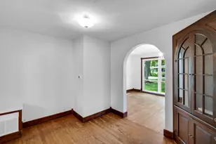 419 S 9th St, Chesterton, IN 46304 - Photo 9