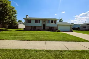 1285 W 98th Ave, Crown Point, IN 46307 - Photo 1