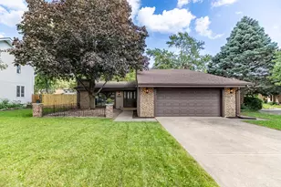 9425 Oriole Dr, Munster, IN 46321 - Photo 1