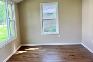 4 Kenworthy St, Valparaiso, IN 46385 - Photo 3
