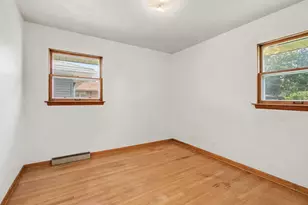 209 S Virginia St, Hobart, IN 46342 - Photo 9
