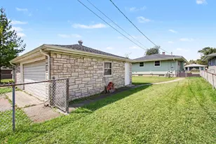 209 S Virginia St, Hobart, IN 46342 - Photo 17