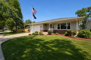 9113 Idlewild Dr, Highland, IN 46322 - Photo 3