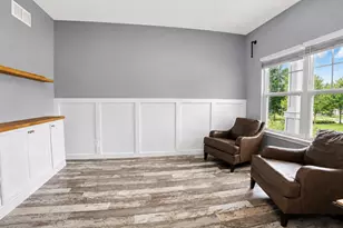 527 Chicory Ln, Valparaiso, IN 46385 - Photo 5
