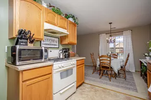 8211 Lincoln Circle, Merrillville, IN 46410 - Photo 11