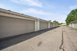 1812 Cottonwood Ct, Crown Point, IN 46307 - Photo 21
