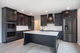 1759 Trailbrook Drive, Valparaiso, IN 46385 - Photo 5