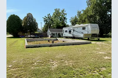 615 E Pearl Street, Medaryville, IN 47957 - Photo 1