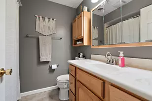 304 Salem Ct, Valparaiso, IN 46383 - Photo 23