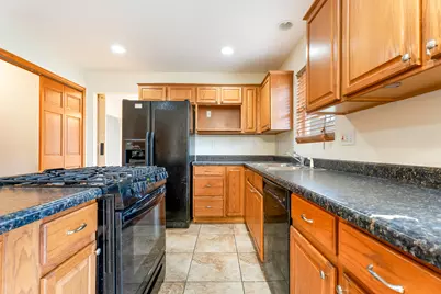 2559 Blackstone Circle, Portage, IN 46368 - Photo 7