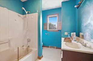 2101 Coolwood Dr, Valparaiso, IN 46385 - Photo 17