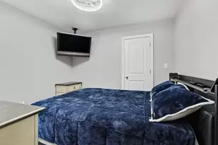 523 Rush St, Hobart, IN 46342 - Photo 5