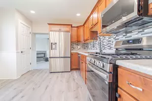 205 E Grove St, Wheatfield, IN 46392 - Photo 5