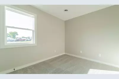 205 E Grove Street, Wheatfield, IN 46392 - Photo 33