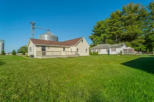205 E Grove St, Wheatfield, IN 46392 - Photo 41