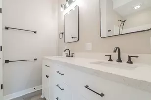 205 E Grove St, Wheatfield, IN 46392 - Photo 19