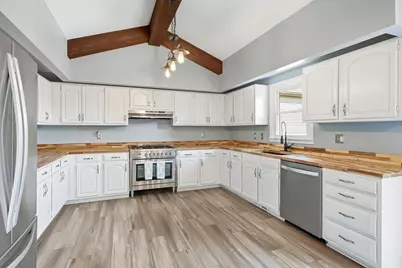 1068 Shoreline Road, Crown Point, IN 46307 - Photo 7