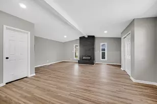 7412 Montana Ave, Hammond, IN 46323 - Photo 9