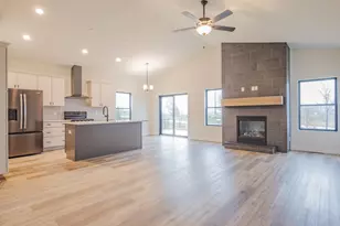 3101 Forestside Ln, Valparaiso, IN 46385 - Photo 3