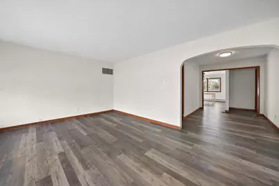 142 S Indiana Avenue, Crown Point, IN 46307 - Photo 3