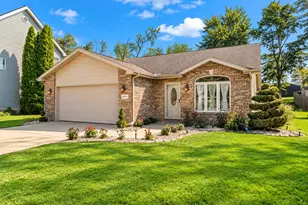 3910 Bayberry Ln, Highland, IN 46322 - Photo 3