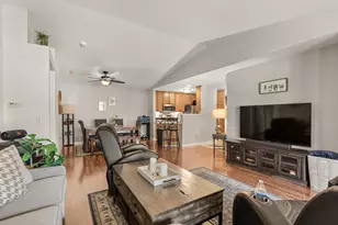 9841 Wildwood Ct, Highland, IN 46322 - Photo 5