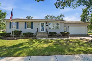 446 N Glenwood Dr, Griffith, IN 46319 - Photo 1