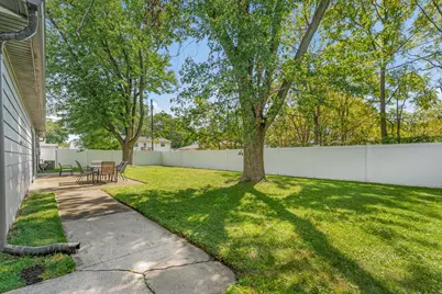 3107 W 79th Place, Merrillville, IN 46410 - Photo 23