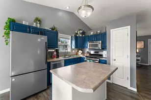 567 Chicory Ln, Valparaiso, IN 46385 - Photo 9