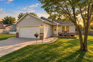 567 Chicory Ln, Valparaiso, IN 46385 - Photo 1