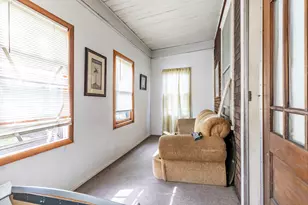 1517 Delaware St, Gary, IN 46407 - Photo 9