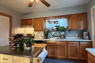 3609 St Joseph Pl, Hobart, IN 46342 - Photo 5