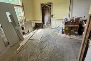 1110 E Cleveland Ave, Hobart, IN 46342 - Photo 7