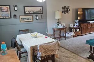 2476 Crows Nest Dr, Hobart, IN 46342 - Photo 7