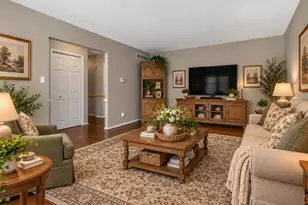 207 Highland Dr, Valparaiso, IN 46383 - Photo 9