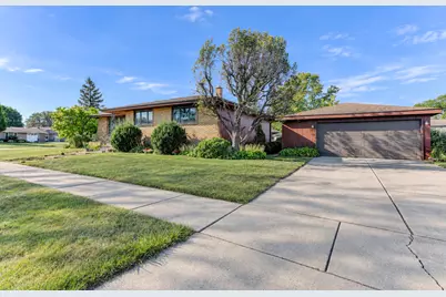 9500 Lilac Lane, Munster, IN 46321 - Photo 3