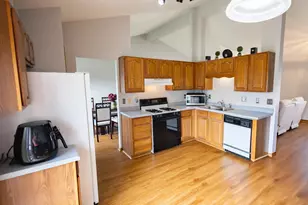 4931 Cardinal Ct, Schererville, IN 46375 - Photo 5